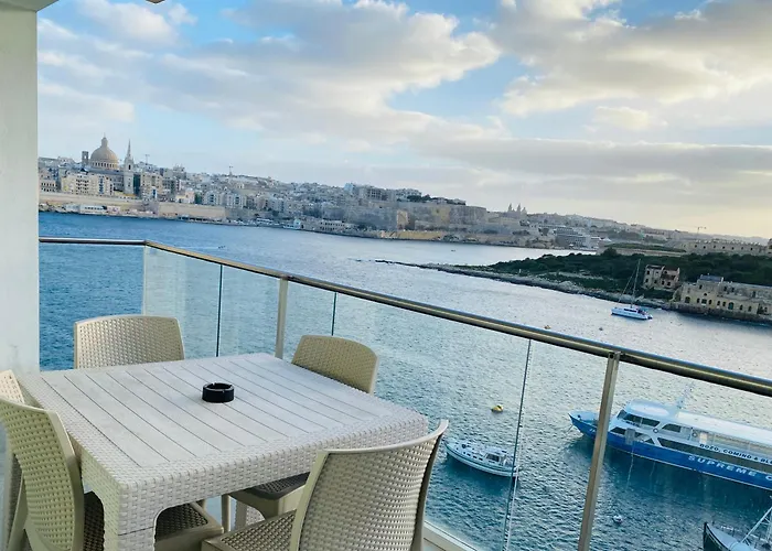 Sliema Seaview & Seafront- Apt 9, 49 Tigne Point Mansions