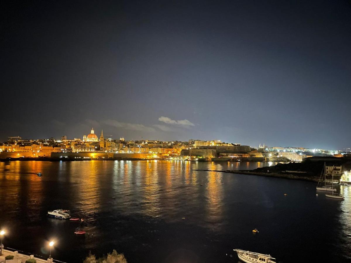 Seaview & Seafront- 9, 49 Tigne Point Mansions Sliema