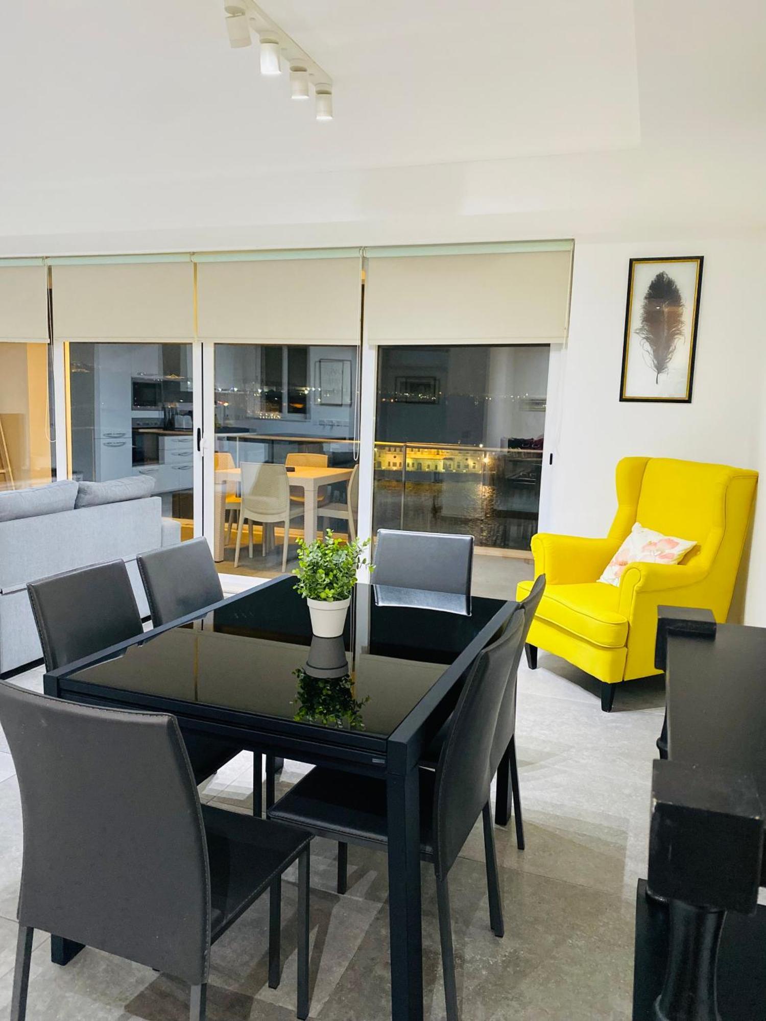 Apartment Seaview & Seafront- 9, 49 Tigne Point Mansions Sliema