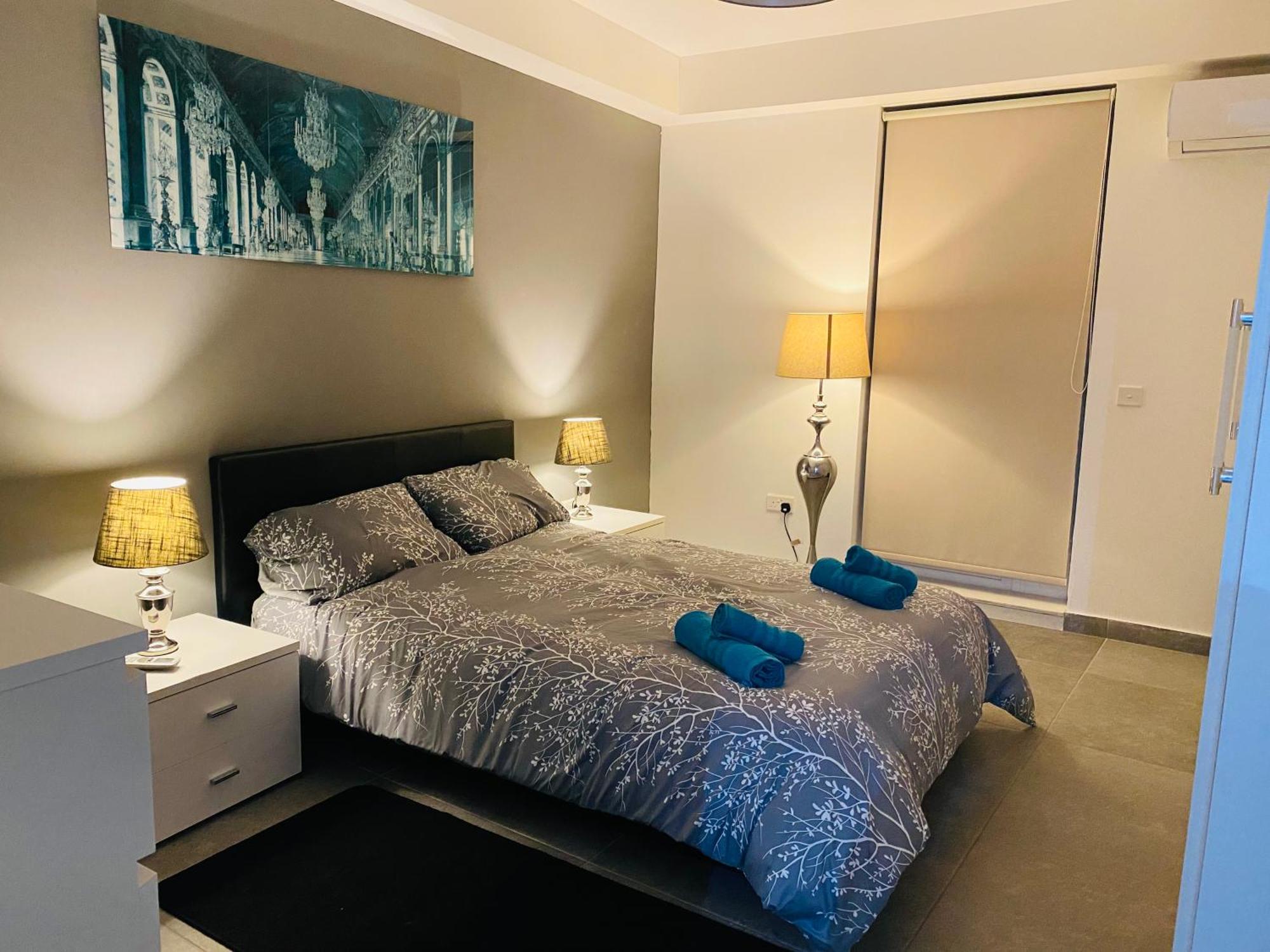 Seaview & Seafront- 9, 49 Tigne Point Mansions *